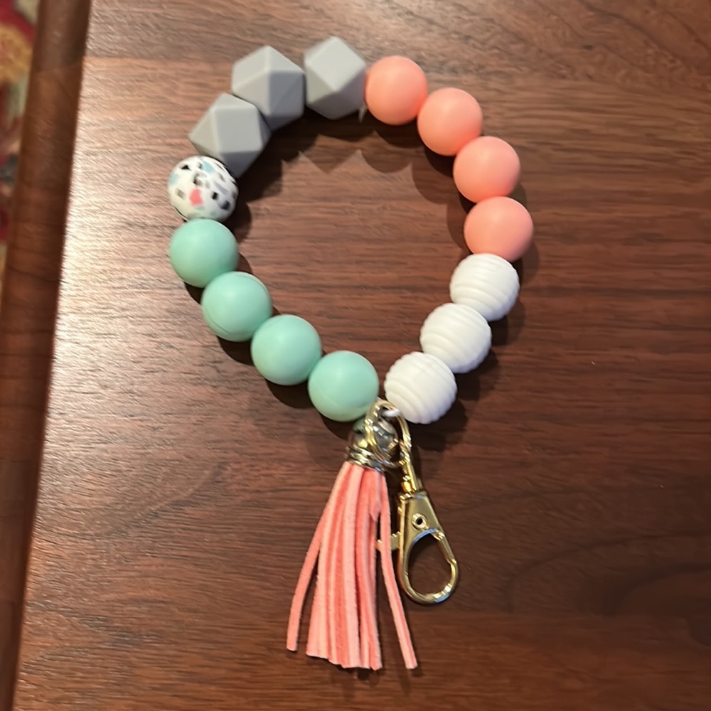 beaded wristlets - Picture 6 of 6